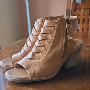 Sofft McKenna Peep-Toe Sandals, Size 8.5